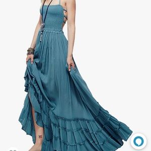 NWT Size Medium R Vivimos Dress